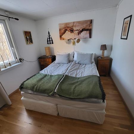 Tanten i Tumbo Hus på landet med utsikt Kvicksund Exteriör bild