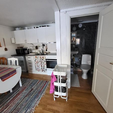 Tanten i Tumbo Hus på landet med utsikt Kvicksund Exteriör bild
