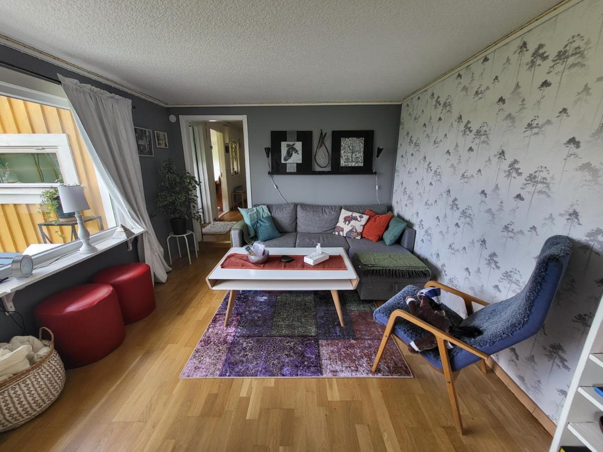 Tanten i Tumbo Hus på landet med utsikt Kvicksund Exteriör bild