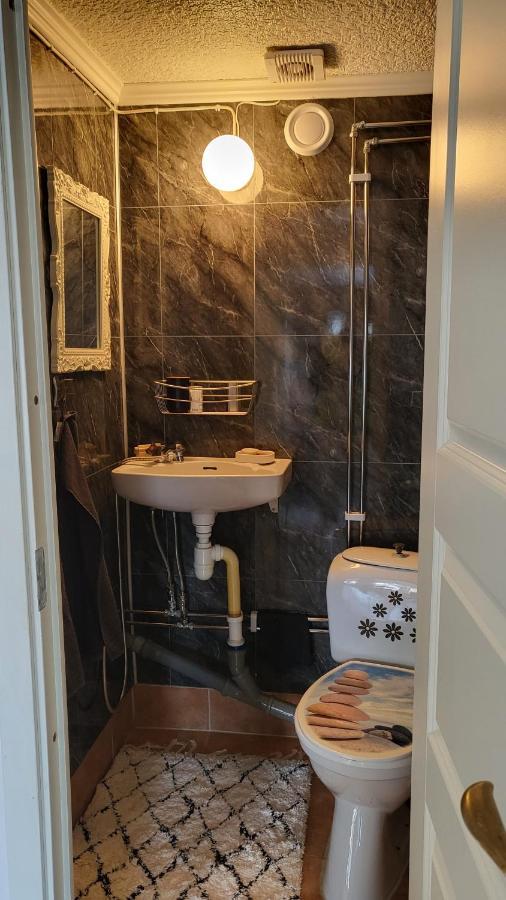 Tanten i Tumbo Hus på landet med utsikt Kvicksund Exteriör bild