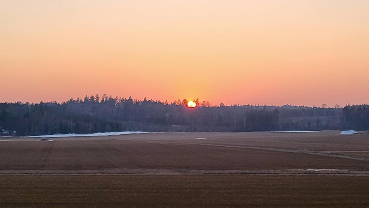 Tanten i Tumbo Hus på landet med utsikt Kvicksund Exteriör bild