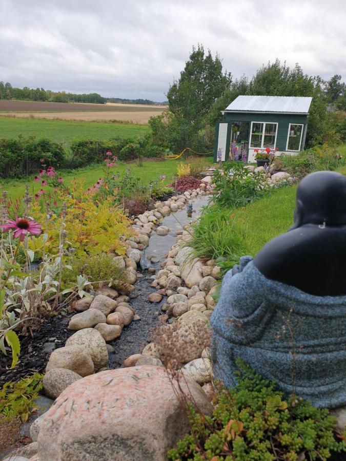 Tanten i Tumbo Hus på landet med utsikt Kvicksund Exteriör bild