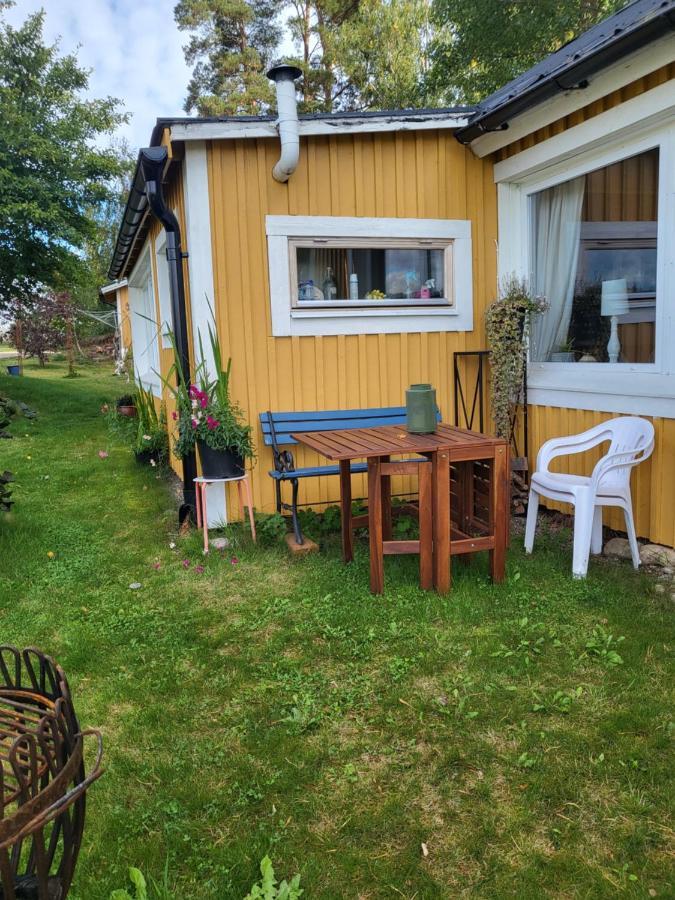 Tanten i Tumbo Hus på landet med utsikt Kvicksund Exteriör bild
