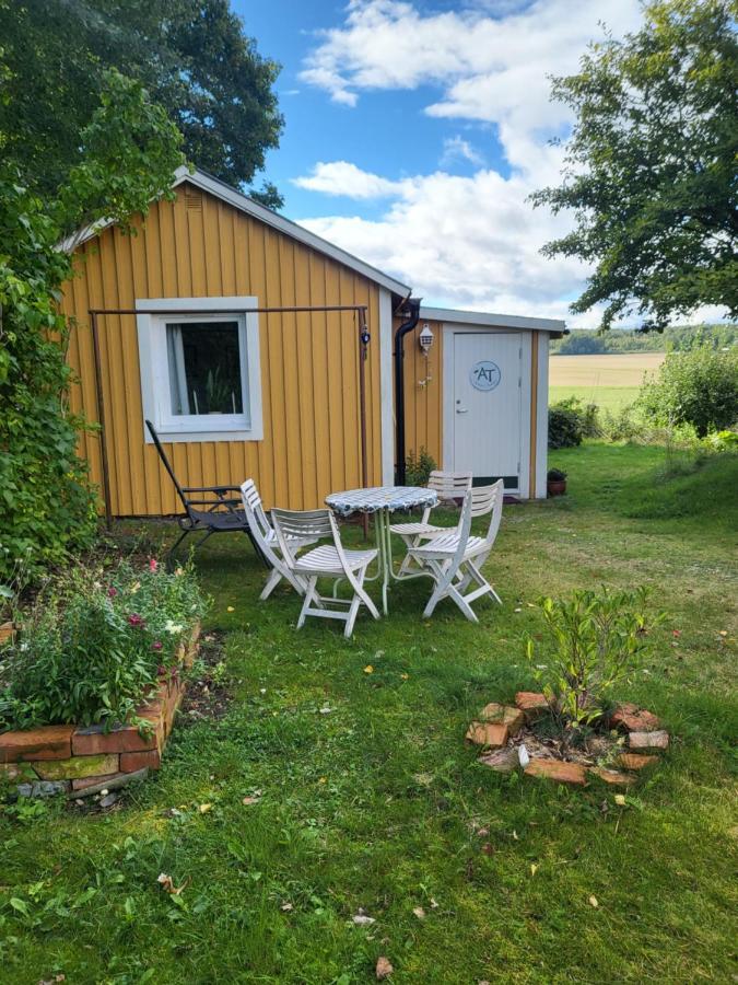 Tanten i Tumbo Hus på landet med utsikt Kvicksund Exteriör bild