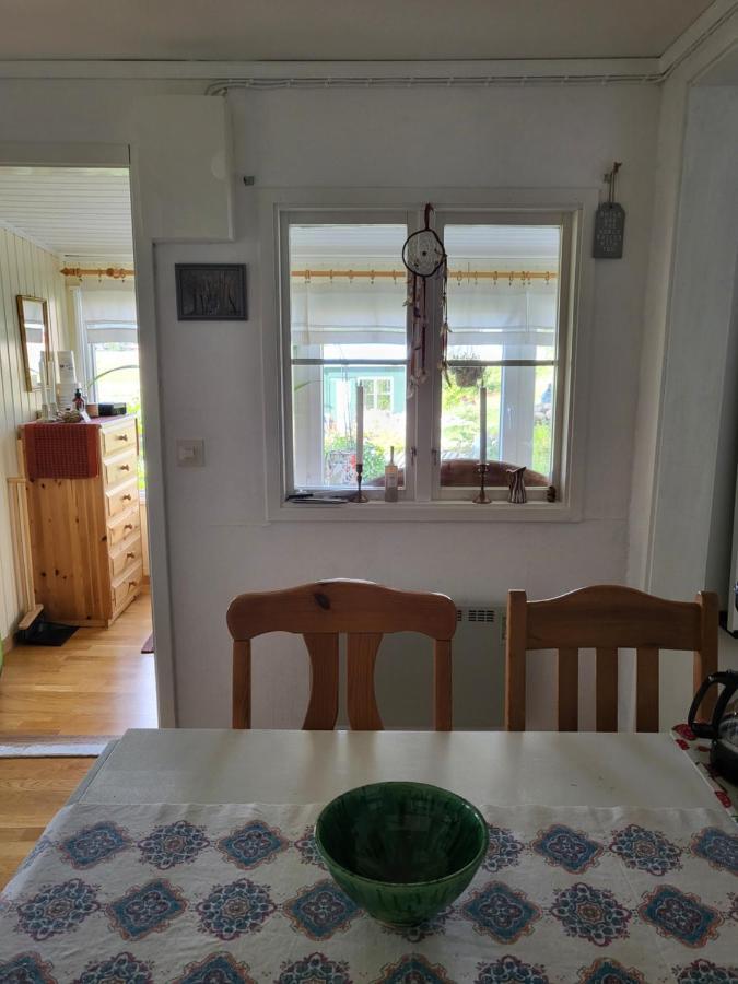 Tanten i Tumbo Hus på landet med utsikt Kvicksund Exteriör bild