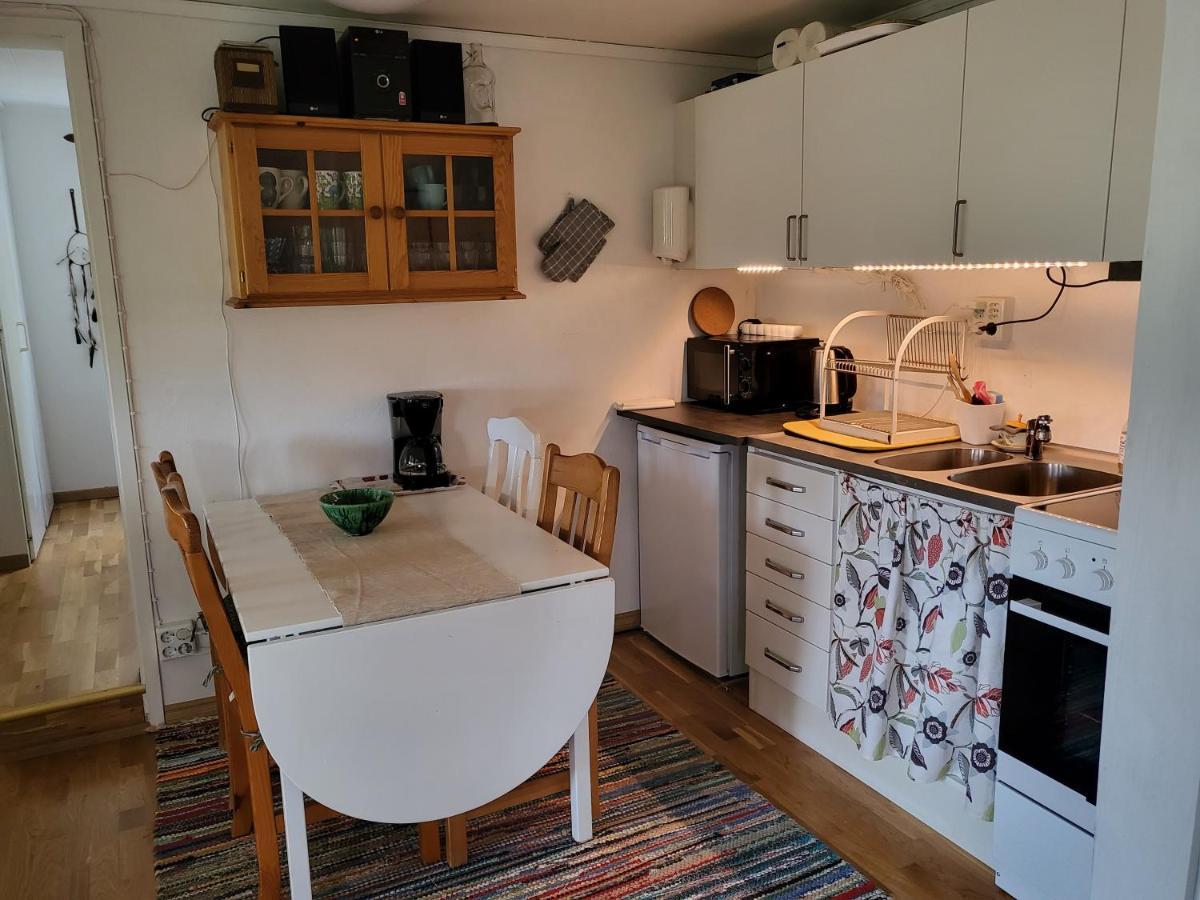 Tanten i Tumbo Hus på landet med utsikt Kvicksund Exteriör bild